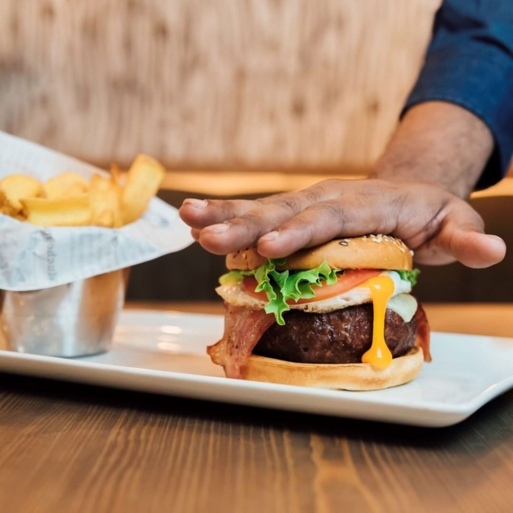 crea tu propia hamburguesa se libre steakburger
